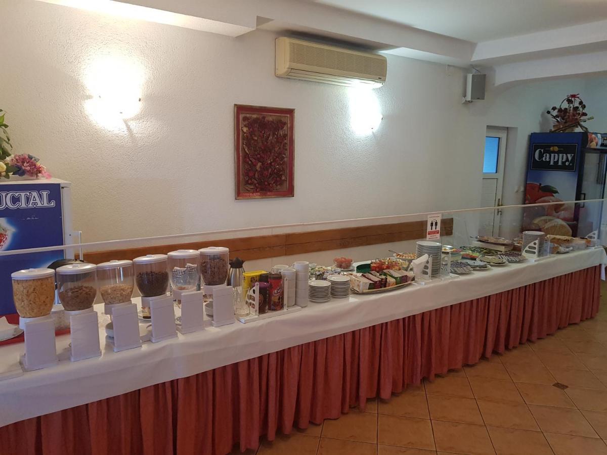 Pansion Komfor Moca Makarska Dış mekan fotoğraf