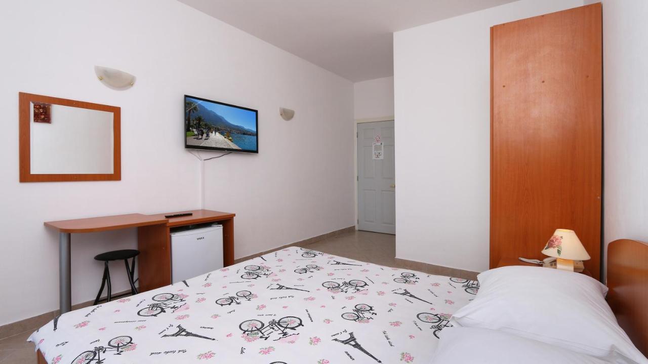 Pansion Komfor Moca Makarska Dış mekan fotoğraf